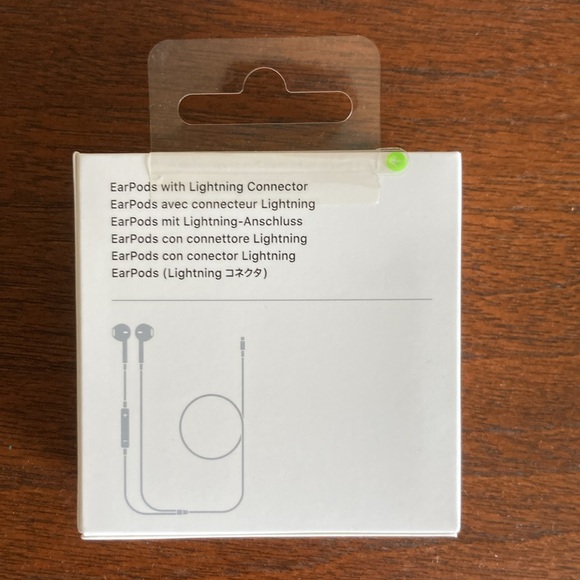 Apple Ear Pods with Lightning Connector—NEW IN BOX - Picture 2 of 3
